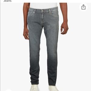 Men’s j brand straight leg Jean. Color: Slate. Indigo.